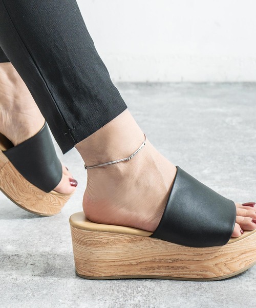 Rocky Monroe（ロッキーモンロー）の「プレート チャーム アンクレット（アンクレット・メンズ・ブラック/ブラウン/グレー/ネイビー/レッド/ターコイズブルー/ホワイト/ベージュ/ブラック系その他/ブルー系その他/ブラウン系その他/グレー系その他/レッド系その他/グリーン/オレンジ・FREE）」の4枚目の写真