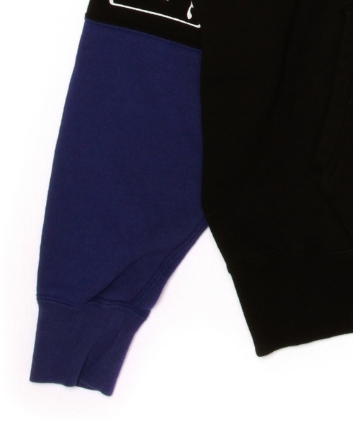 BEAMS T（ビームスティー）の「C.E / ARMBAND フード パーカ（パーカー・メンズ・ホワイト・LARGE/SMALL/MEDIUM）」の14枚目の写真