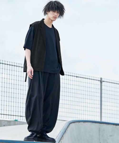 act'm（アクトム）の「テーラードカラー オーバーサイズ ジレベスト（ベスト・メンズ・ブラック/チョコ/グレイッシュベージュ・S/M/L）」の4枚目の写真