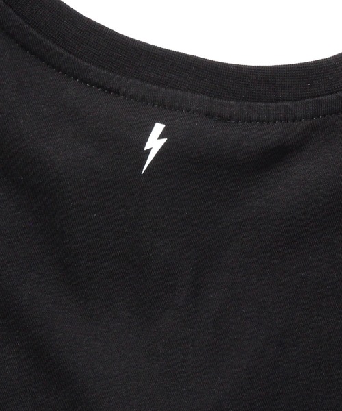 NEIL BARRETT（ニールバレット）の「Neil Barrett（ニール バレット）Tシャツカットソー（Tシャツ/カットソー・キッズ・ホワイト/ブラック・12YEAR/14Y/10YEAR/6YEAR/8YEAR/4YEAR）」の16枚目の写真