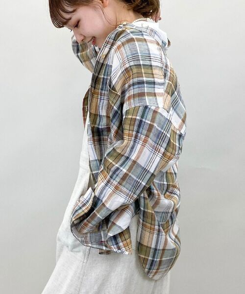 fredy repit（フレディレピ）の「[新色追加]リネンバンドカラーシャツ（シャツ/ブラウス・レディース・アイボリー/ホワイト系その他4/ブラウン/ブラウン系その他/ライトブルー/イエロー系その他/グリーン/ピンク・38）」の5枚目の写真