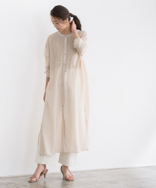 Pierrot(ピエロ)の「シアーロングシャツワンピース(シャツワンピース・レディース・アイボリー/ライトベージュ/ミント・M/L)」の12枚目の写真