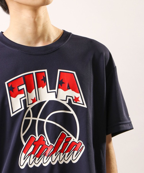 FILA HERITAGE（フィラヘリテージ）の「FILA HERITAGE×Akita Northernn Happinets 吸水速乾バスケットボール半袖グラフィックTシャツ（Tシャツ/カットソー・メンズ・ブルー系その他/ブラック系その他/ホワイト系その他/イエロー/イエロー系その他/ホワイト系その他2/ホワイト系その他3/ブラック系その他2/ブルー系その他2/レッド/ネイビー/ブラック/ホワイト・M/L/XL/S）」の16枚目の写真