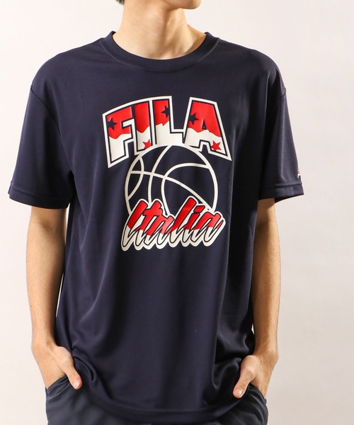 FILA HERITAGE（フィラヘリテージ）の「FILA HERITAGE×Akita Northernn Happinets 吸水速乾バスケットボール半袖グラフィックTシャツ（Tシャツ/カットソー・メンズ・ブルー系その他/ブラック系その他/ホワイト系その他/イエロー/イエロー系その他/ホワイト系その他2/ホワイト系その他3/ブラック系その他2/ブルー系その他2/レッド/ネイビー/ブラック/ホワイト・M/L/XL/S）」の15枚目の写真