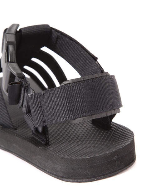 MHL.（エムエイチエル）の「TEVA（サンダル・レディース・ブラック・6/5/7）」の5枚目の写真