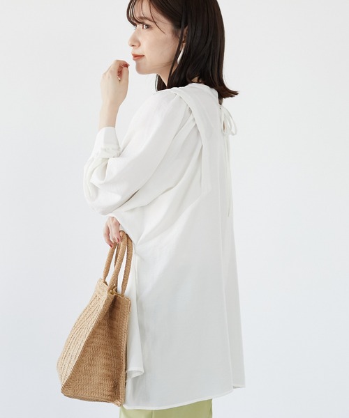 Green　Parks（グリーンパークス）の「ボリューム袖チュニック＊（Tシャツ/カットソー・レディース・オフホワイト/ライトベージュ/グリーン・FREE）」の2枚目の写真