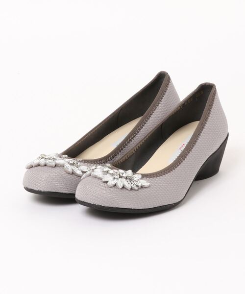 Bridget Birkin(ブリジットバーキン)の「【Bridget Birkin walk】フラワービジューウォーキングパンプス(515201)(パンプス・レディース・ベージュ/ブラック/グレー/ブラック系その他/ブラウン・22.5/23/23.5/24/24.5)」の9枚目の写真