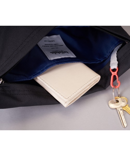 hellolulu（ハロルル）の「hellolulu CANA Compact Utility Bag － 731177（ショルダーバッグ・レディース・ブラック/ダークブルー/ブルー系その他2/オリーブ/グレー系その他・ONE）」の13枚目の写真