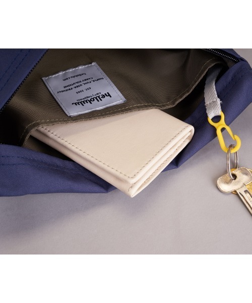 hellolulu（ハロルル）の「hellolulu CANA Compact Utility Bag － 731177（ショルダーバッグ・レディース・ブラック/ダークブルー/ブルー系その他2/オリーブ/グレー系その他・ONE）」の17枚目の写真