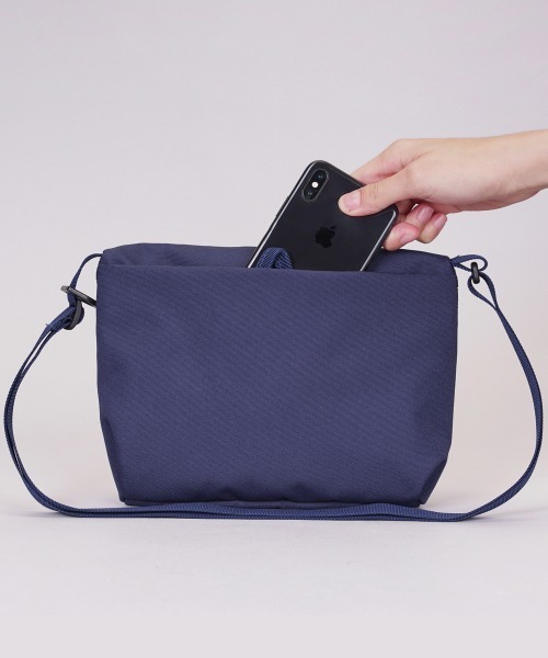 hellolulu（ハロルル）の「hellolulu CANA Compact Utility Bag － 731177（ショルダーバッグ・レディース・ブラック/ダークブルー/ブルー系その他2/オリーブ/グレー系その他・ONE）」の20枚目の写真