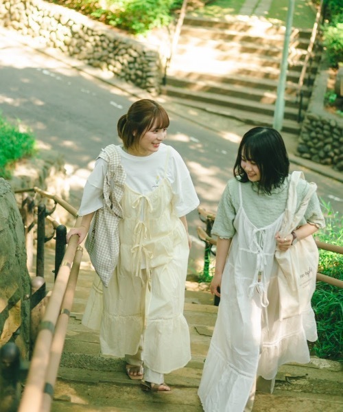 nemne store（ネンネストア）の「あじさいに染まる２weyキャミワンピース（ワンピース・レディース・ベージュ/オフホワイト/ミント・フリー）」の4枚目の写真