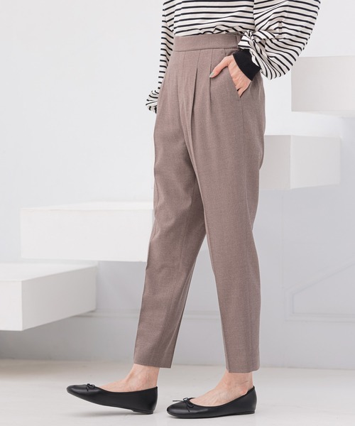 GLOBAL WORK（グローバルワーク）の「ウツクシルエットテーパードパンツ/949748（スラックス・レディース・ブラック/ネイビー/グレー/イエロー/ブルー/グリーン/アイボリー/ラベンダー/スモークピンク/ライトベージュ/グレイッシュベージュ・SMALL/MEDIUM/LARGE/X-LARGE/XX-LARGE/X-SMALL）」の5枚目の写真