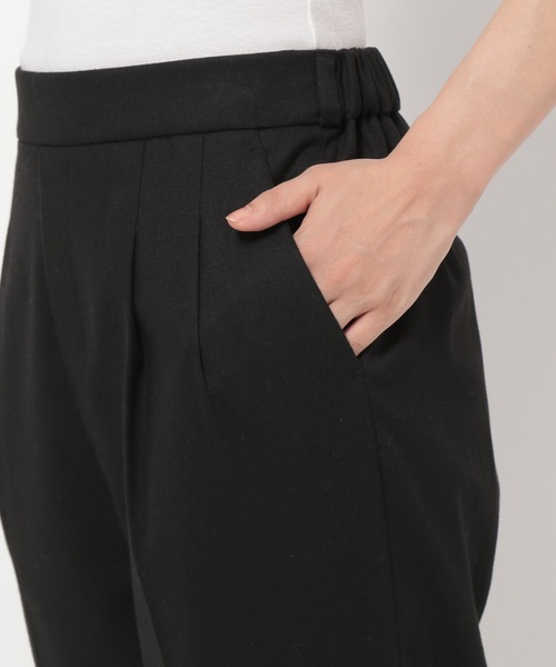 GLOBAL WORK（グローバルワーク）の「ウツクシルエットテーパードパンツ/949748（スラックス・レディース・ブラック/ネイビー/グレー/イエロー/ブルー/グリーン/アイボリー/ラベンダー/スモークピンク/ライトベージュ/グレイッシュベージュ・SMALL/MEDIUM/LARGE/X-LARGE/XX-LARGE/X-SMALL）」の14枚目の写真