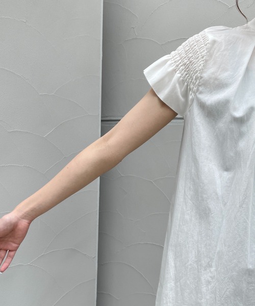 CAPRICIEUX LE'MAGE（カプリシューレマージュ）の「2WAYシャーリングフレンチブラウス（シャツ/ブラウス・レディース・ホワイト/ブラック/グリーン・FREE）」の22枚目の写真