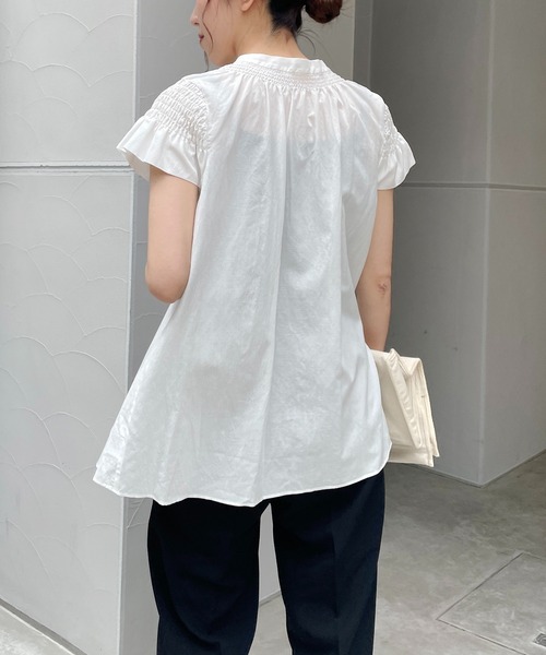 CAPRICIEUX LE'MAGE（カプリシューレマージュ）の「2WAYシャーリングフレンチブラウス（シャツ/ブラウス・レディース・ホワイト/ブラック/グリーン・FREE）」の8枚目の写真