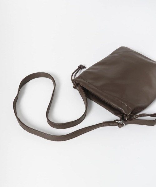 SENSE OF PLACE by URBAN RESEARCH（センスオブプレイスバイアーバンリサーチ）の「フェイクレザーキンチャクショルダーバッグ（ショルダーバッグ・メンズ・ブラック/ブラウン/ライトベージュ・ONE）」の11枚目の写真