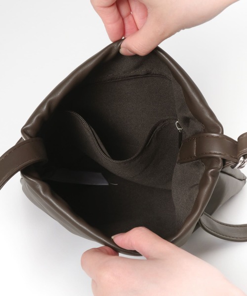 SENSE OF PLACE by URBAN RESEARCH（センスオブプレイスバイアーバンリサーチ）の「フェイクレザーキンチャクショルダーバッグ（ショルダーバッグ・メンズ・ブラック/ブラウン/ライトベージュ・ONE）」の9枚目の写真