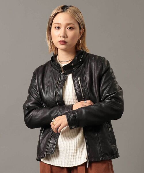 AVIREX（アヴィレックス）の「【Women's】スタンドジップレザージャケット/ STAND ZIP LEATHER JACKET / アヴィレックス / AVIREX（その他アウター・レディース・ブラック/ライトベージュ・MEDIUM/SMALL/LARGE）」の4枚目の写真