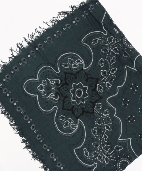 CHAN LUU（チャンルー）の「バンダナプリント カシミヤシルク 大判ストール BRH-SC-538（ストール/ショール・レディース・ピンク/ブルー/ブルーグリーン・フリー）」の8枚目の写真