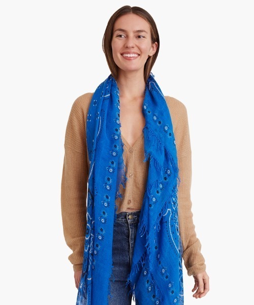 CHAN LUU（チャンルー）の「バンダナプリント カシミヤシルク 大判ストール BRH-SC-538（ストール/ショール・レディース・ピンク/ブルー/ブルーグリーン・フリー）」の9枚目の写真