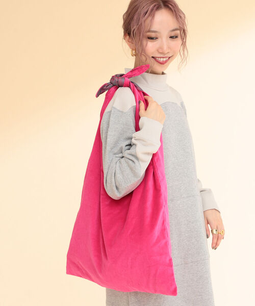 Ray BEAMS（レイビームス）の「Hollingworth country outfitters / Velvet BAG（トートバッグ・レディース・ピンク/ダークグリーン・ONE SIZE）」の7枚目の写真