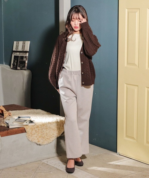 Honeys（ハニーズ）の「ケーブル編Ｖカーデ（カーディガン/ボレロ・レディース・ブラウン/アイボリー/ベージュ系その他/ブルー系その他/ピンク系その他・S/M/L）」の14枚目の写真