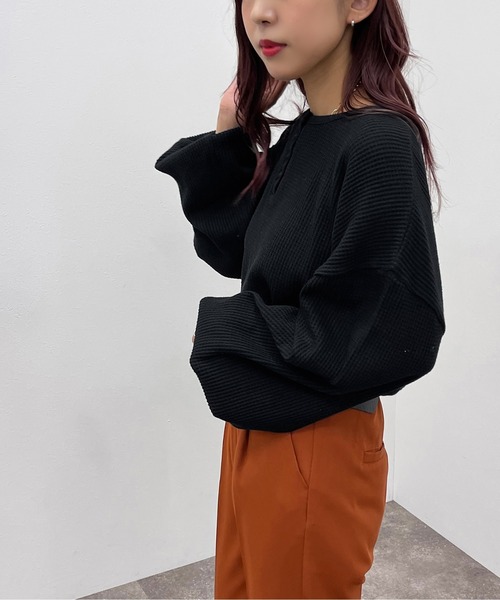 apres jour mignon(アプレジュールミニョン)の「ワッフルヘンリートップス【ZOZOTOWN限定アイテム】(Tシャツ/カットソー・レディース・アイボリー/カーキ/ブラック・X-LARGE/フリー)」の7枚目の写真