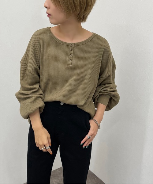apres jour mignon(アプレジュールミニョン)の「ワッフルヘンリートップス【ZOZOTOWN限定アイテム】(Tシャツ/カットソー・レディース・アイボリー/カーキ/ブラック・X-LARGE/フリー)」の13枚目の写真