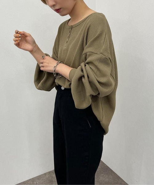 apres jour mignon(アプレジュールミニョン)の「ワッフルヘンリートップス【ZOZOTOWN限定アイテム】(Tシャツ/カットソー・レディース・アイボリー/カーキ/ブラック・X-LARGE/フリー)」の14枚目の写真