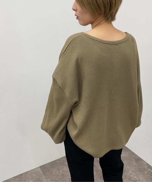 apres jour mignon(アプレジュールミニョン)の「ワッフルヘンリートップス【ZOZOTOWN限定アイテム】(Tシャツ/カットソー・レディース・アイボリー/カーキ/ブラック・X-LARGE/フリー)」の15枚目の写真