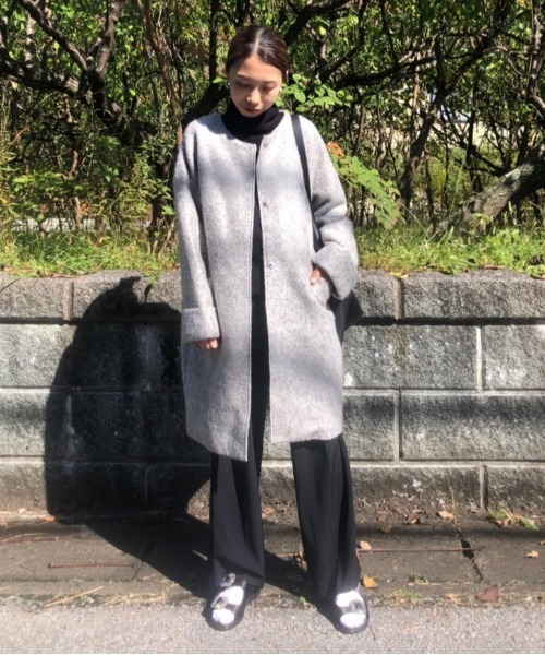 AZUL ENCANTO（アズールエンカント）の「ブークレーノーカラーコート（その他アウター・レディース・ブラック/ベージュ/ネイビー・FREE）」の4枚目の写真