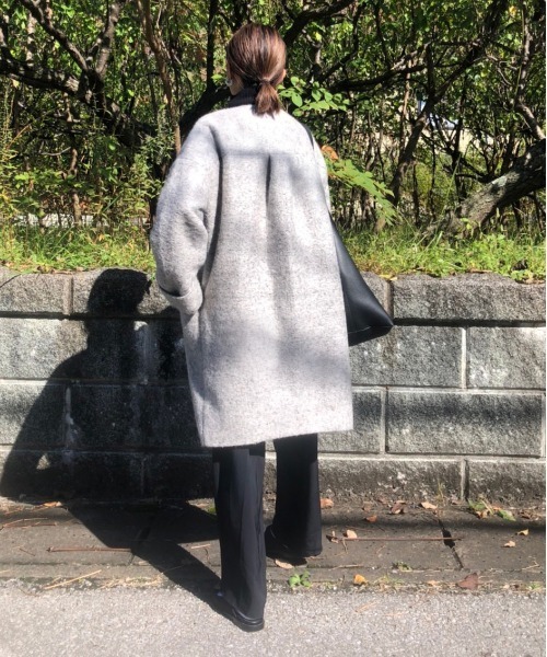 AZUL ENCANTO（アズールエンカント）の「ブークレーノーカラーコート（その他アウター・レディース・ブラック/ベージュ/ネイビー・FREE）」の5枚目の写真