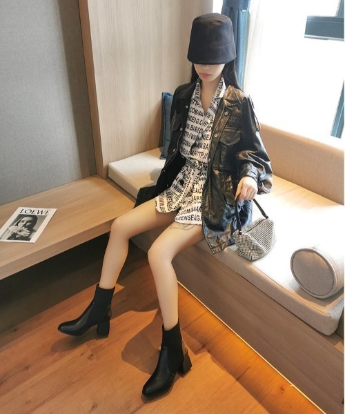 KOR（ケーオーアール）の「サイドゴアショートブーツ（ブーツ・レディース・ブラック/アイボリー・40/38/39/35/36/37）」の5枚目の写真