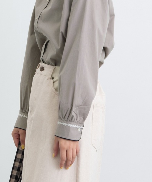 POU DOU DOU（プードゥドゥ）の「パイピングスタンドカラー刺繍