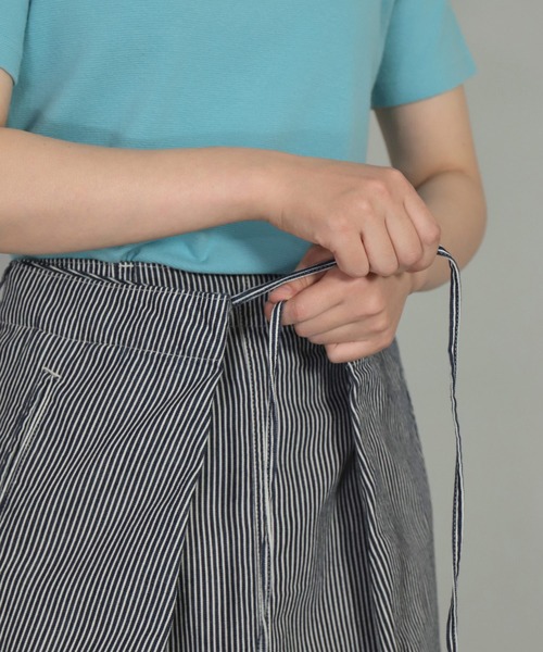 OMNIGOD（オムニゴッド）の「[OMNIGOD womens / オムニゴッド]　ヒッコリーデニム ロールスカート（スカート・レディース・ブルー系その他・FREE）」の12枚目の写真