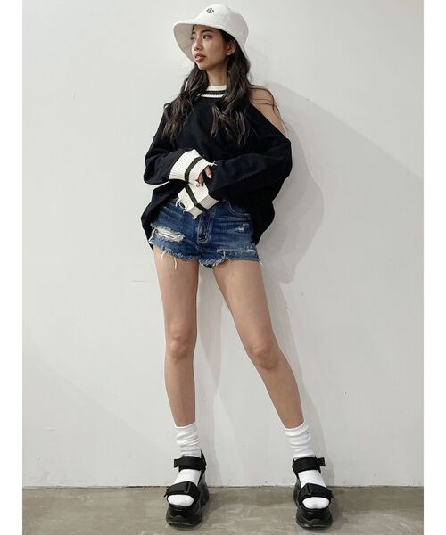 GYDA(ジェイダ)の「BACK RIPPEDデニムショートパンツ(デニムパンツ・レディース・ライトブルー/インディゴブルー/ブルー・SMALL/MEDIUM/LARGE/X-SMALL)」の15枚目の写真