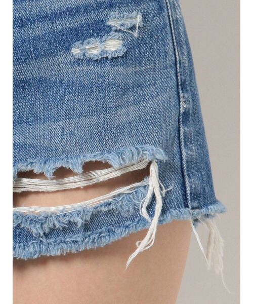 GYDA(ジェイダ)の「BACK RIPPEDデニムショートパンツ(デニムパンツ・レディース・ライトブルー/インディゴブルー/ブルー・SMALL/MEDIUM/LARGE/X-SMALL)」の13枚目の写真