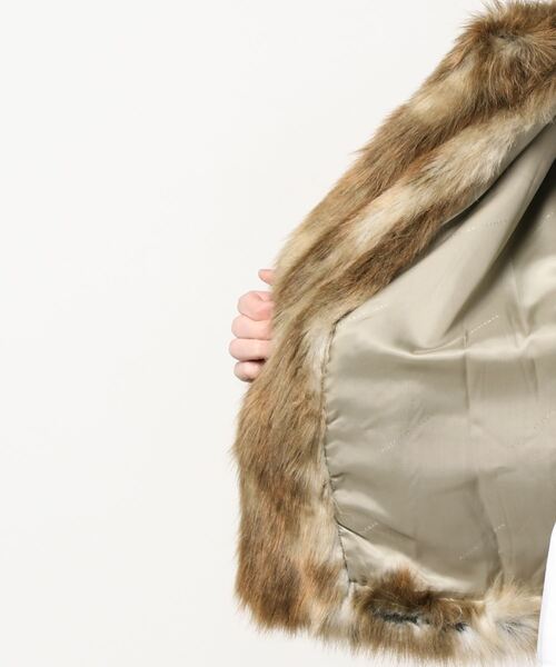 MR.GENTLEMAN(ミスタージェントルマン)の「FAUX FUR SHORT BLOUSON(ノーカラージャケット・メンズ・ベージュ・MEDIUM)」の7枚目の写真