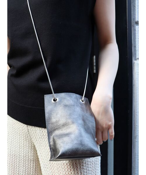 MURUA（ムルーア）の「チェーンドロストバッグ（ショルダーバッグ・レディース・アイボリー/ブラック/ブルー・FREE）」の3枚目の写真