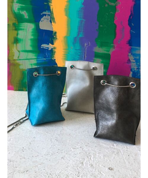 MURUA（ムルーア）の「チェーンドロストバッグ（ショルダーバッグ・レディース・アイボリー/ブラック/ブルー・FREE）」の16枚目の写真