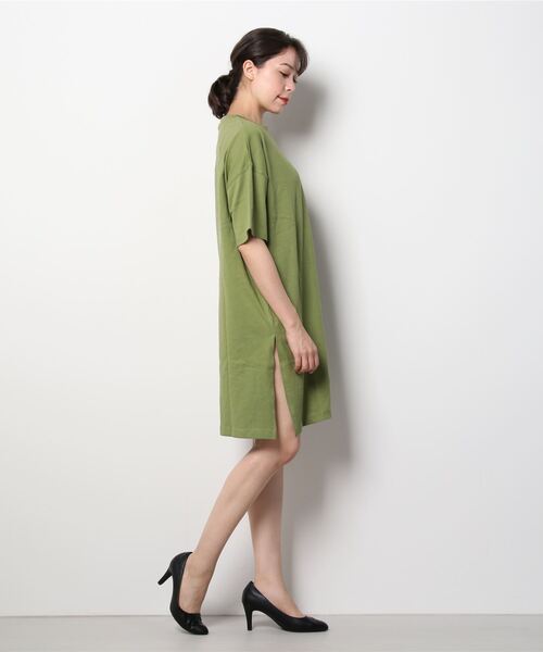 Mac-House（マックハウス）の「ORGABITS オーガビッツ スリットTシャツワンピース（Tシャツ/カットソー・レディース・ブラウン/サックスブルー/チャコール/グリーン・フリー）」の5枚目の写真