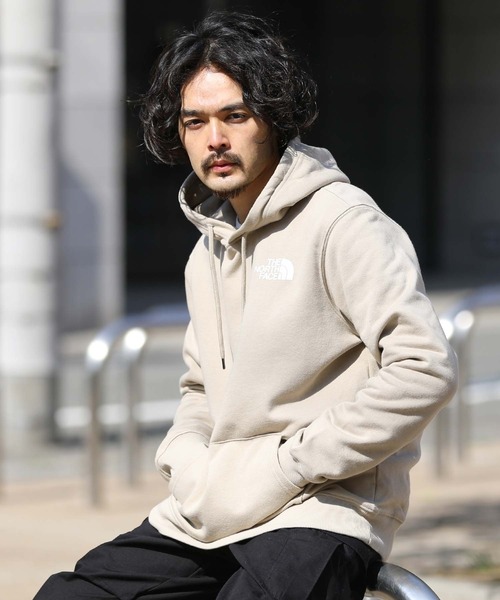 THE NORTH FACE(ザノースフェイス)の「THE NORTH FACE ノースフェイス / BOX NSE PULL OVER プルオーバー フーディー パーカー(パーカー・メンズ・グレー系その他/ベージュ系その他/ブラック系その他/ホワイト系その他/グリーン系その他/グレー系その他2/ブラック系その他2/ブルー系その他2/ブルー系その他/グリーン系その他2/ホワイト系その他2・MEDIUM/LARGE/SMALL/X-LARGE)」の8枚目の写真