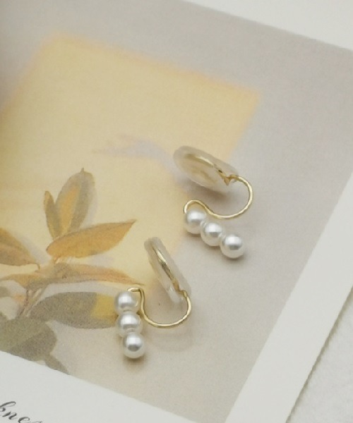 Ritomo De Ricco(リトモ・デ・リコ)の「ritomo耳に優しいピアス風パールイヤリング(イヤリング・レディース・ゴールド・FREE)」の4枚目の写真
