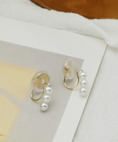 Ritomo De Ricco(リトモ・デ・リコ)の「ritomo耳に優しいピアス風パールイヤリング(イヤリング・レディース・ゴールド・FREE)」の6枚目の写真