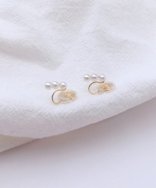Ritomo De Ricco(リトモ・デ・リコ)の「ritomo耳に優しいピアス風パールイヤリング(イヤリング・レディース・ゴールド・FREE)」の9枚目の写真