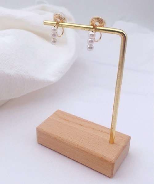 Ritomo De Ricco(リトモ・デ・リコ)の「ritomo耳に優しいピアス風パールイヤリング(イヤリング・レディース・ゴールド・FREE)」の5枚目の写真