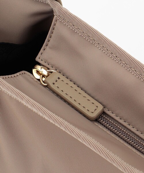 TOCCA(トッカ)の「TRIM LEATHER NYLONTOTE トートバッグ(トートバッグ・レディース・ネイビー系/ブラック系/ベージュ系・F)」の15枚目の写真