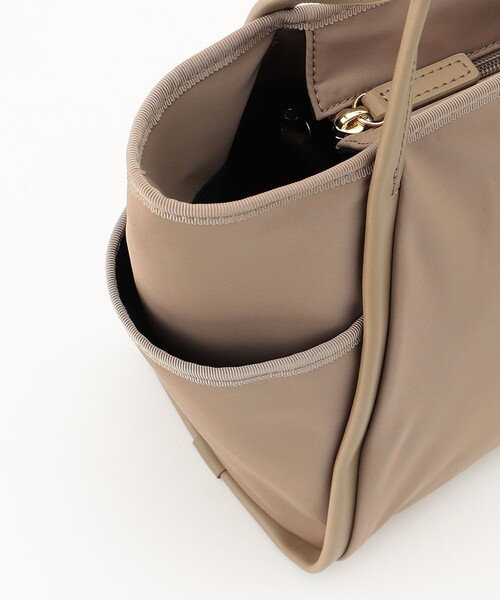 TOCCA(トッカ)の「TRIM LEATHER NYLONTOTE トートバッグ(トートバッグ・レディース・ネイビー系/ブラック系/ベージュ系・F)」の16枚目の写真