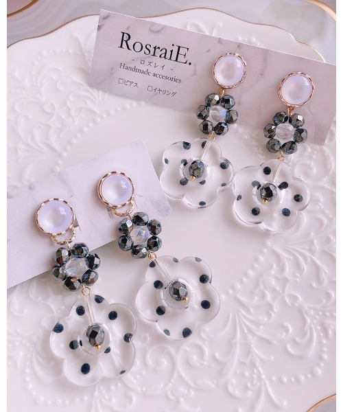 tone(トーン)の「【RosraiE】ドット柄クリアフラワー×フラワービーズ ロング イヤリング(MA)(イヤリング・レディース・ゴールド・FREE)」の1枚目の写真