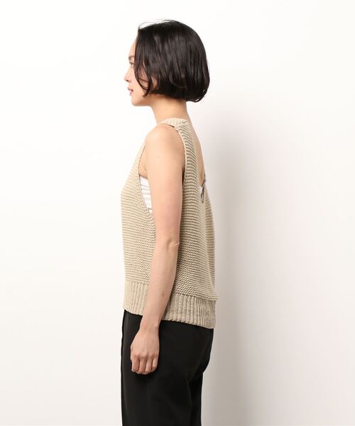 LATINA（ラティーナ）の「テープヤーン両Vネックタンクトップ（タンクトップ・レディース・カーキ/アイボリー/ベージュ・FREE）」の5枚目の写真